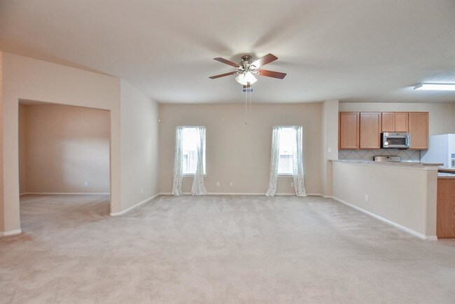 Building Photo - 6127 Carver Pines Dr