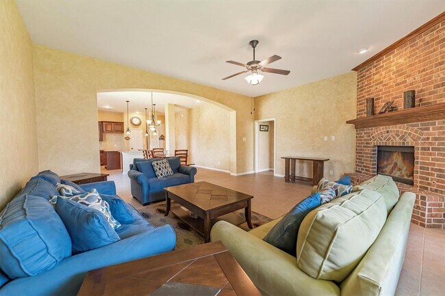 Building Photo - 18419 Willow Oak Bend Dr