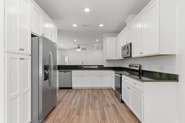 Building Photo - 3278 Bernath Dr