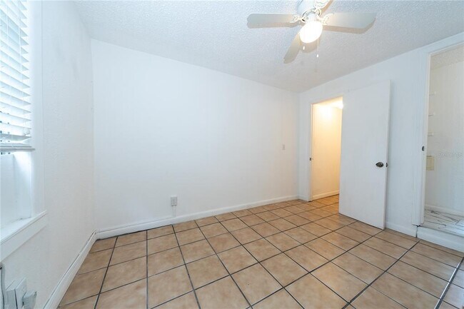 Building Photo - 620 25th St W