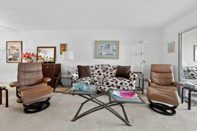 Building Photo - 14095 Royal Vista Dr