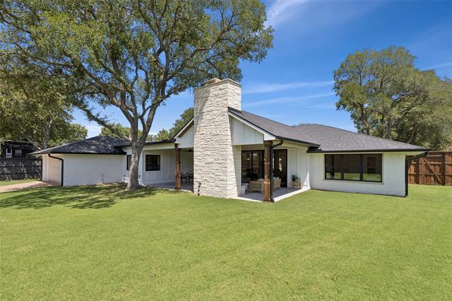 Building Photo - 4042 Mendenhall Dr