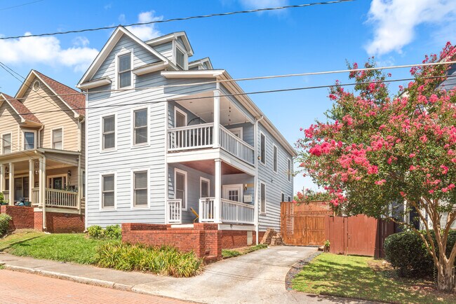 Primary Photo - 132 Crumley St SE