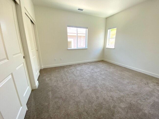 Building Photo - 1228 Wild Oak Ct