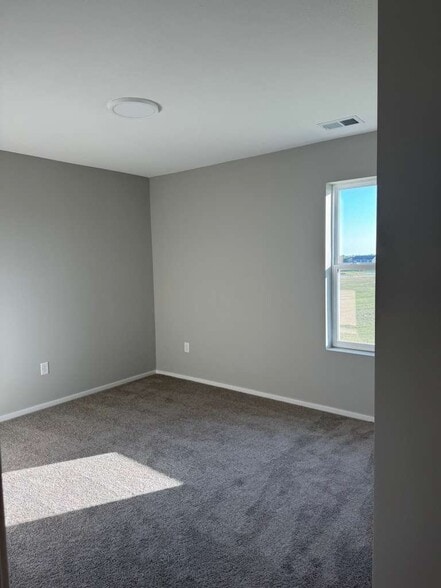 Building Photo - 1428 Vantage Dr