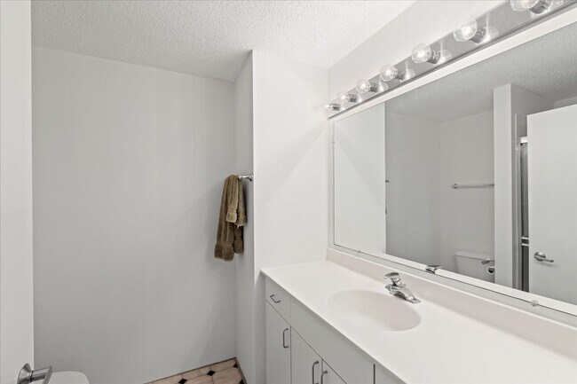 Building Photo - 3115 S Michigan Ave