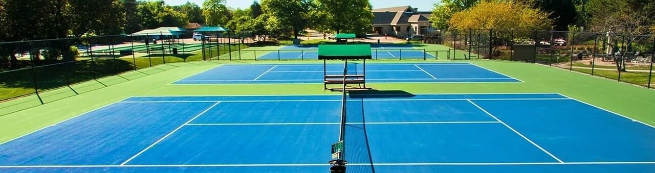 Tennis courts - 25 Shoreline Rd