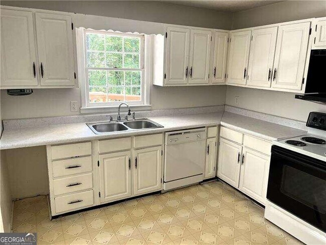 Building Photo - 2745 Cardinal Lake Cir NW