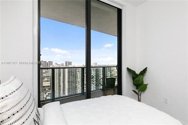 Building Photo - 1600 NE 1st Ave