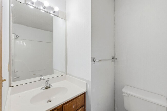 Building Photo - 126 W Terrace Ct