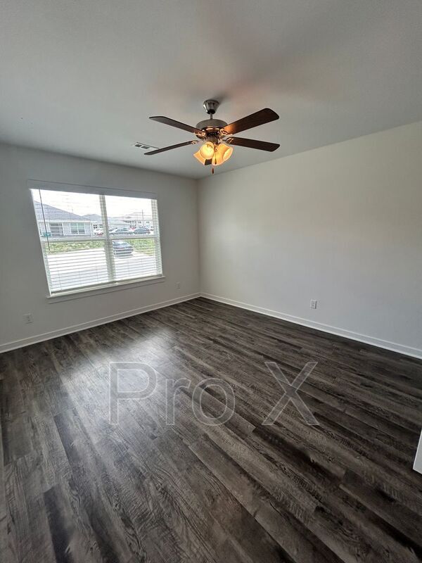Building Photo - 636 Hidden Springs Dr