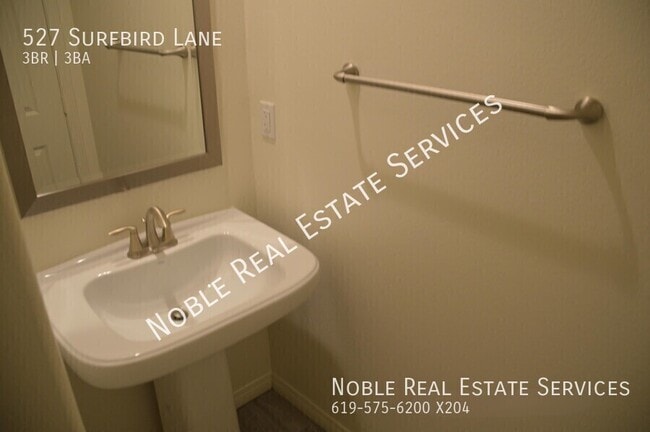 Building Photo - 527 Surfbird Ln