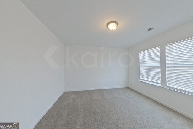 Building Photo - 100 English Oak Ln