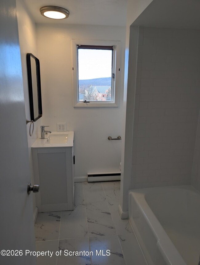 Building Photo - 116 Broad St