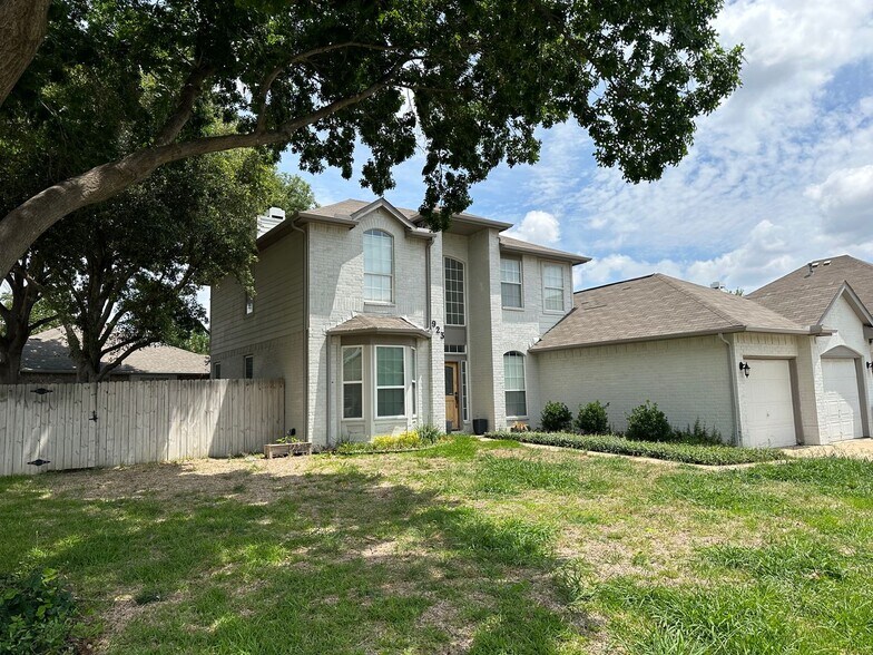 Primary Photo - 923 Felicia Ln