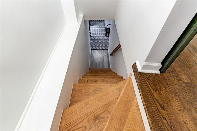 Building Photo - 4006 N Stratford Rd NE