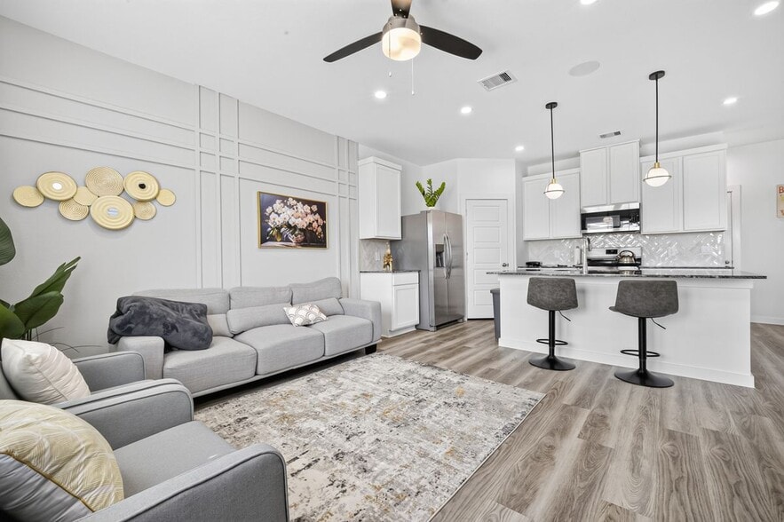 Building Photo - 10206 Penryn Frst Trl