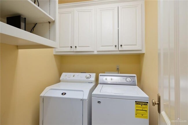 Building Photo - 12 Sunset Dr