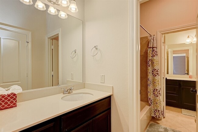 Building Photo - 4006 Misty Waters Ln