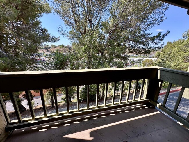 Building Photo - Remodeled  2 Bedroom Condo Near SDSU!!
