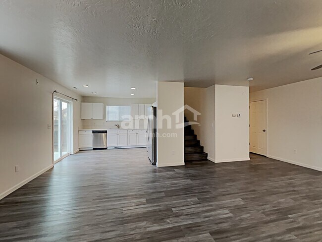 Building Photo - 4454 N Longabaugh Way