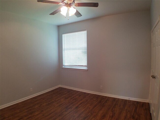Building Photo - 2500 Allred Dr