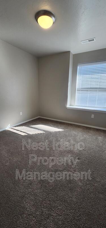 Building Photo - 657 N Manship Ave