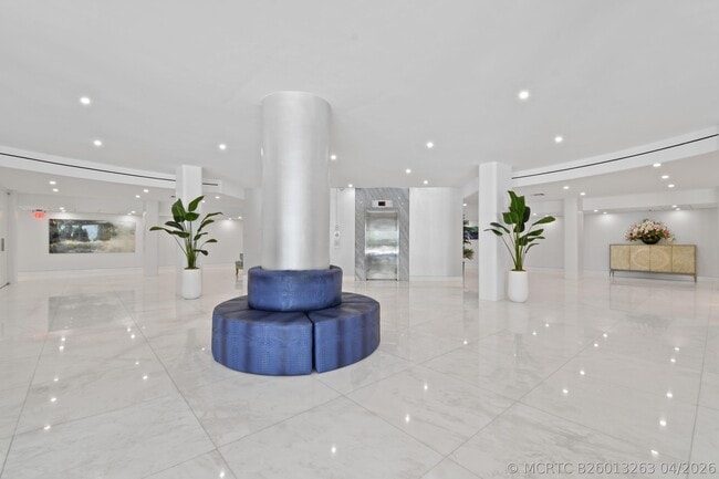 Building Photo - 3546 S Ocean Blvd