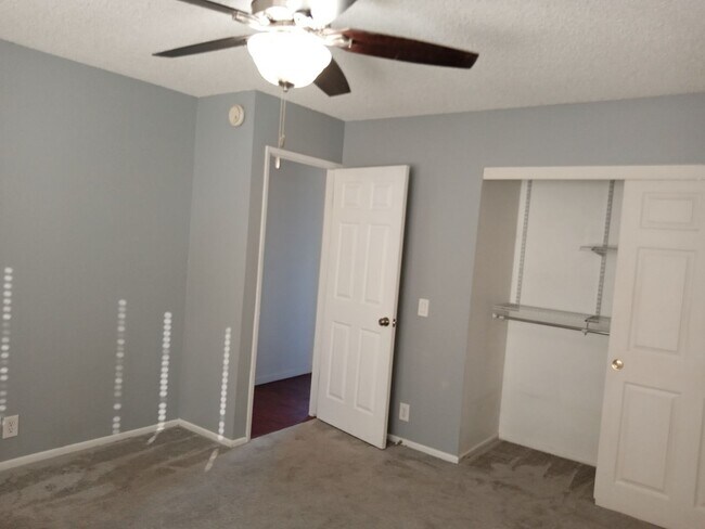 Building Photo - 3 Bedroom 2 bath Home in 29 Palms