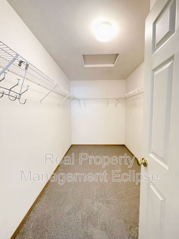 Building Photo - 1427 Virginia Ave