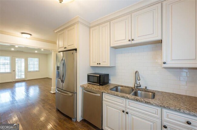 Building Photo - 55 Delmont Dr NE