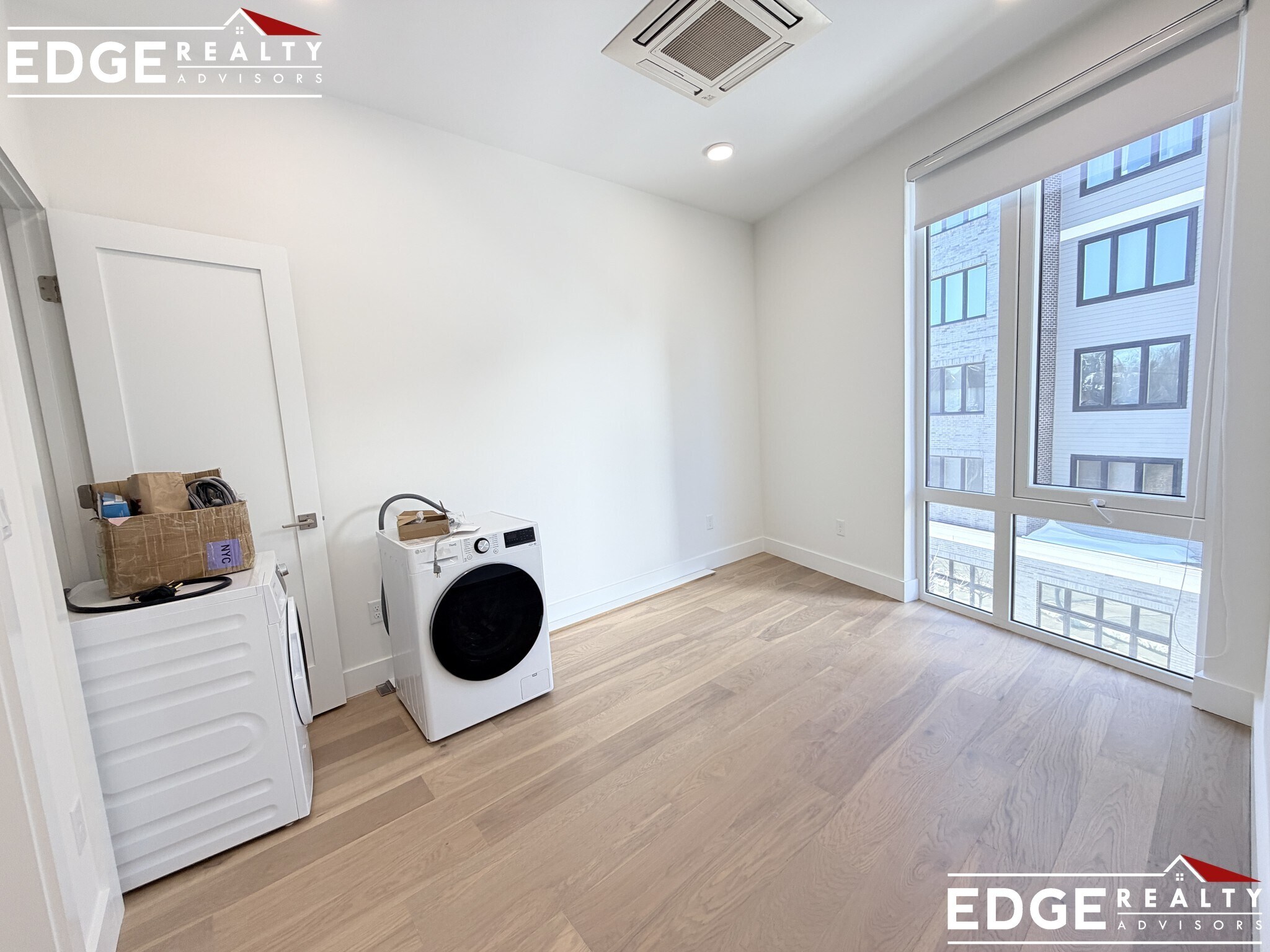 Building Photo - 157 Murdock St