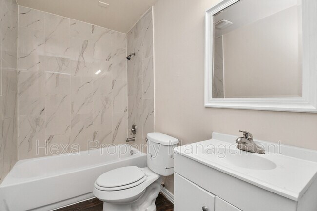 Building Photo - 4205 Phlox St