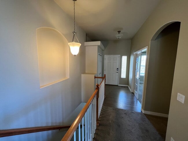 Building Photo - Pine Creek 5bd Home on Corner Lot 6 month ...