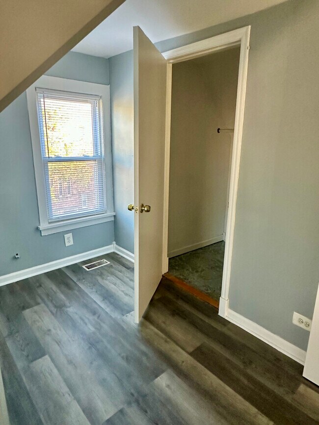 Building Photo - 1501 W Highland Ave