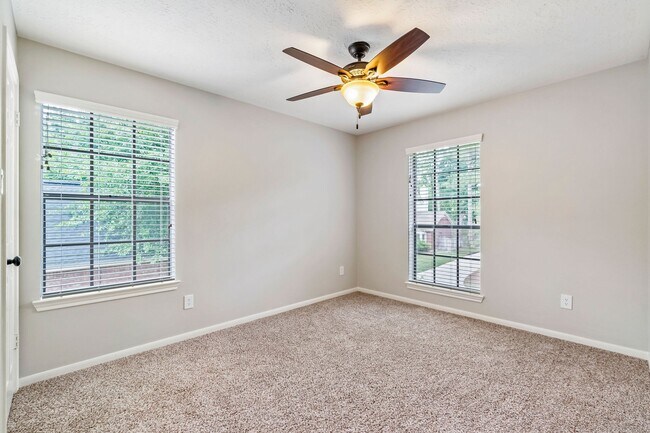 Building Photo - 31 N Duskwood Pl