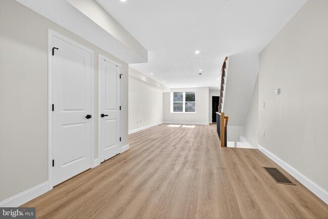 Building Photo - 5925 Woodcrest Ave