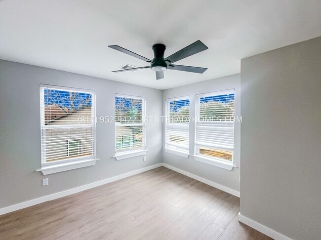 Building Photo - 8117 Detroit St