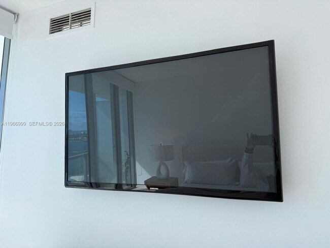 Building Photo - 888 Biscayne Blvd