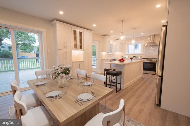 Building Photo - 21 Manor Rd