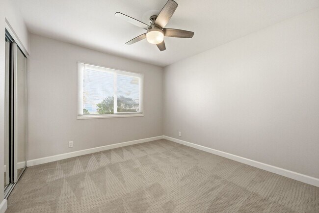 Building Photo - Updated and Stylish 3 bedroom 2.5 bath home in Anaheim