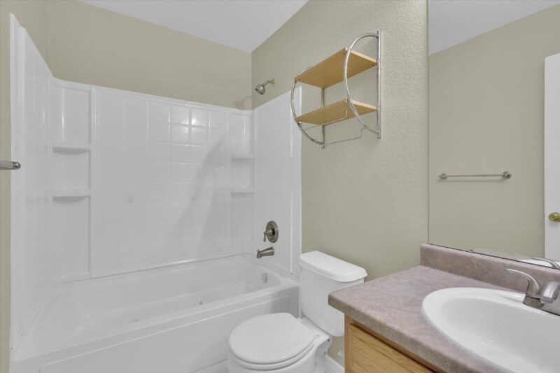 Building Photo - 16245 E Phillips Dr