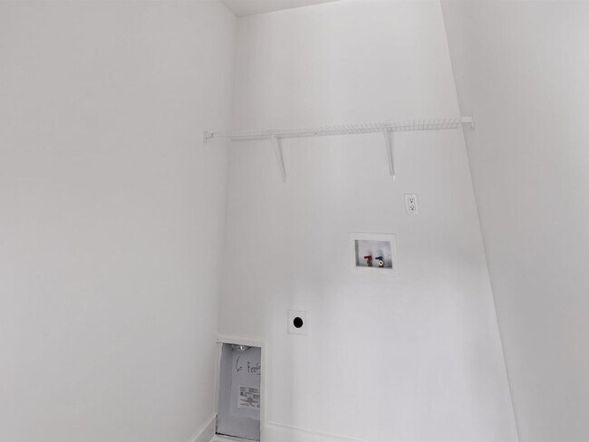 Building Photo - 417 8th St Dr SW