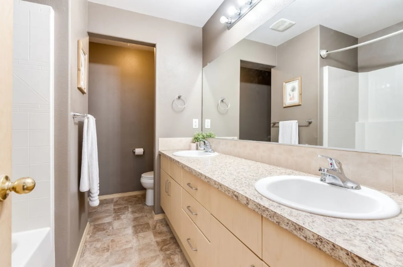 Building Photo - 4904 SE 122nd Ave