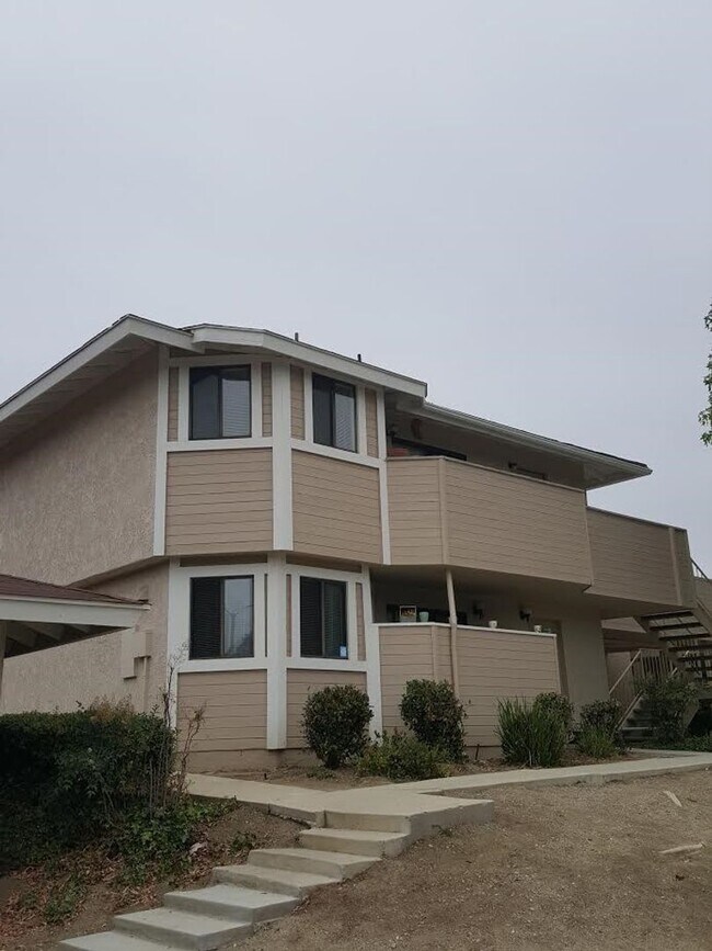 Building Photo - 1155 Johnson Dr