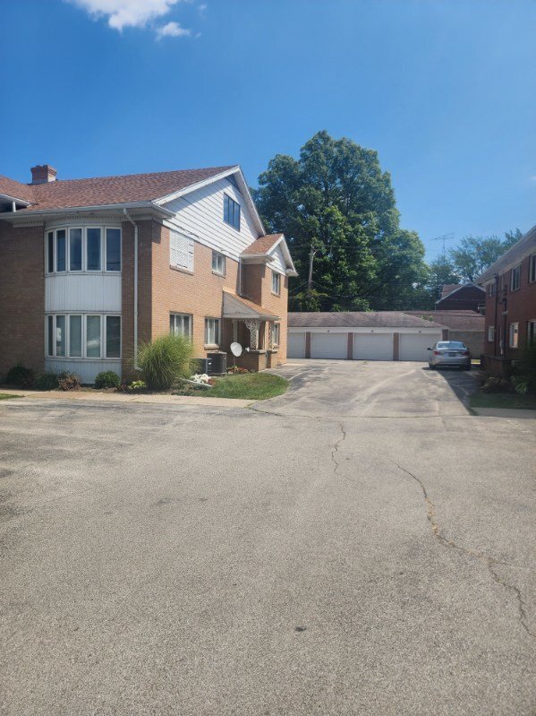 Building Photo - Charming 2-Bed, 2-Bath Condo with many upd...