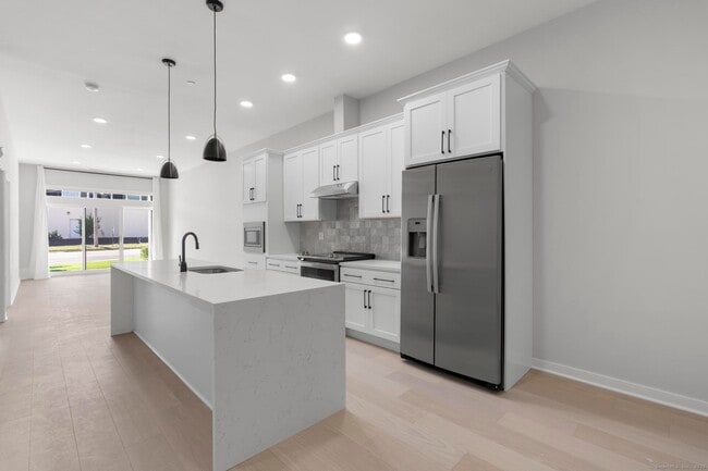 Building Photo - 9 John St