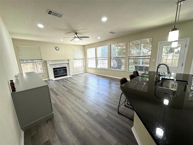Building Photo - 8807 Splitarrow Dr