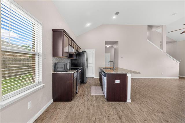 Building Photo - 710 Woodcrest Dr