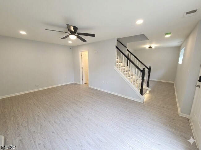 Building Photo - 151 W Market St